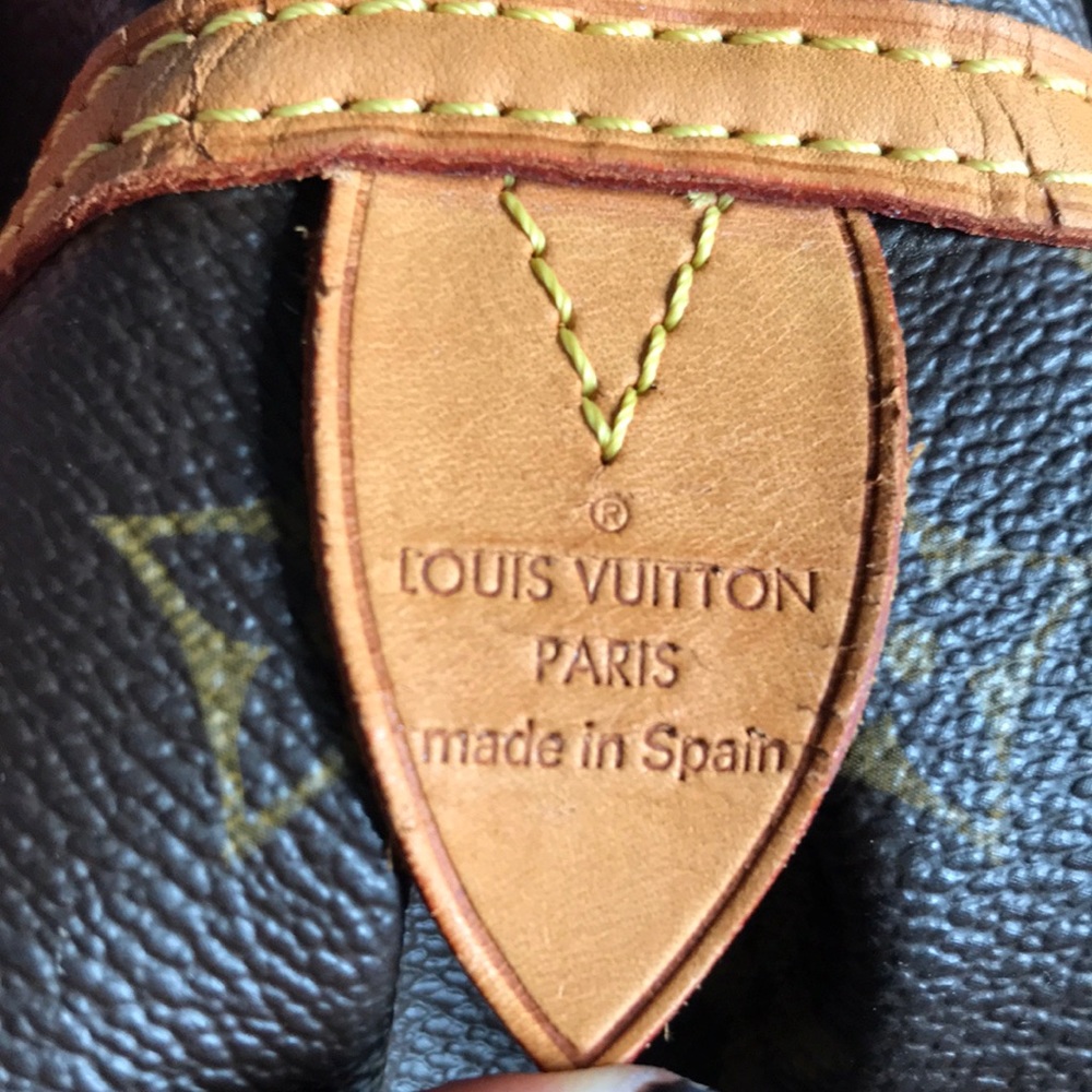 💕CLASSY💕 LOUIS VUITTON MONTORGUEIL PM - Picture 4 of 15